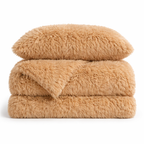 Housse de couette effet fourrure camel à poils longs pliée, avec taie d'oreiller assortie